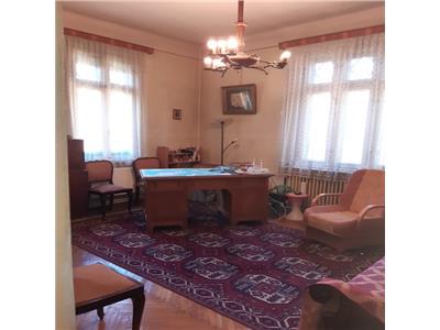 vanzare apartament 4 camere in vila dacia Bucuresti