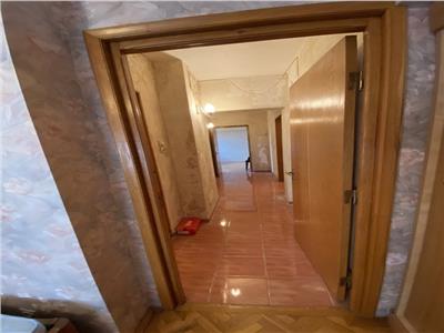 de vanzare apartament  4 camere calea calariasilor Bucuresti