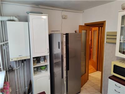 Vanzare apartament 3 camere cu centrala Bdul Brancoveanu