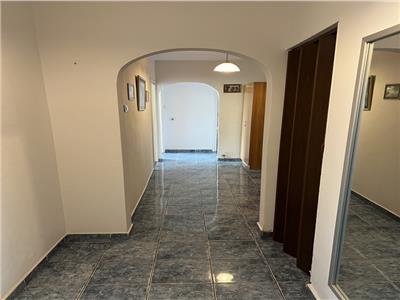 Vânzare apartament 3 camere, Berceni